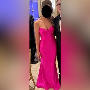 Chic Strapless Fuchsia Dress
